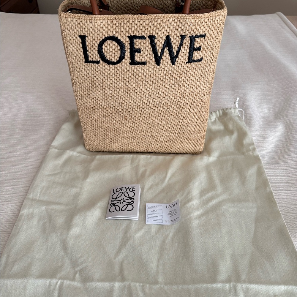 Loewe A4 Natural raffia Tote with Brown leather Handles and crossbody strap NWT